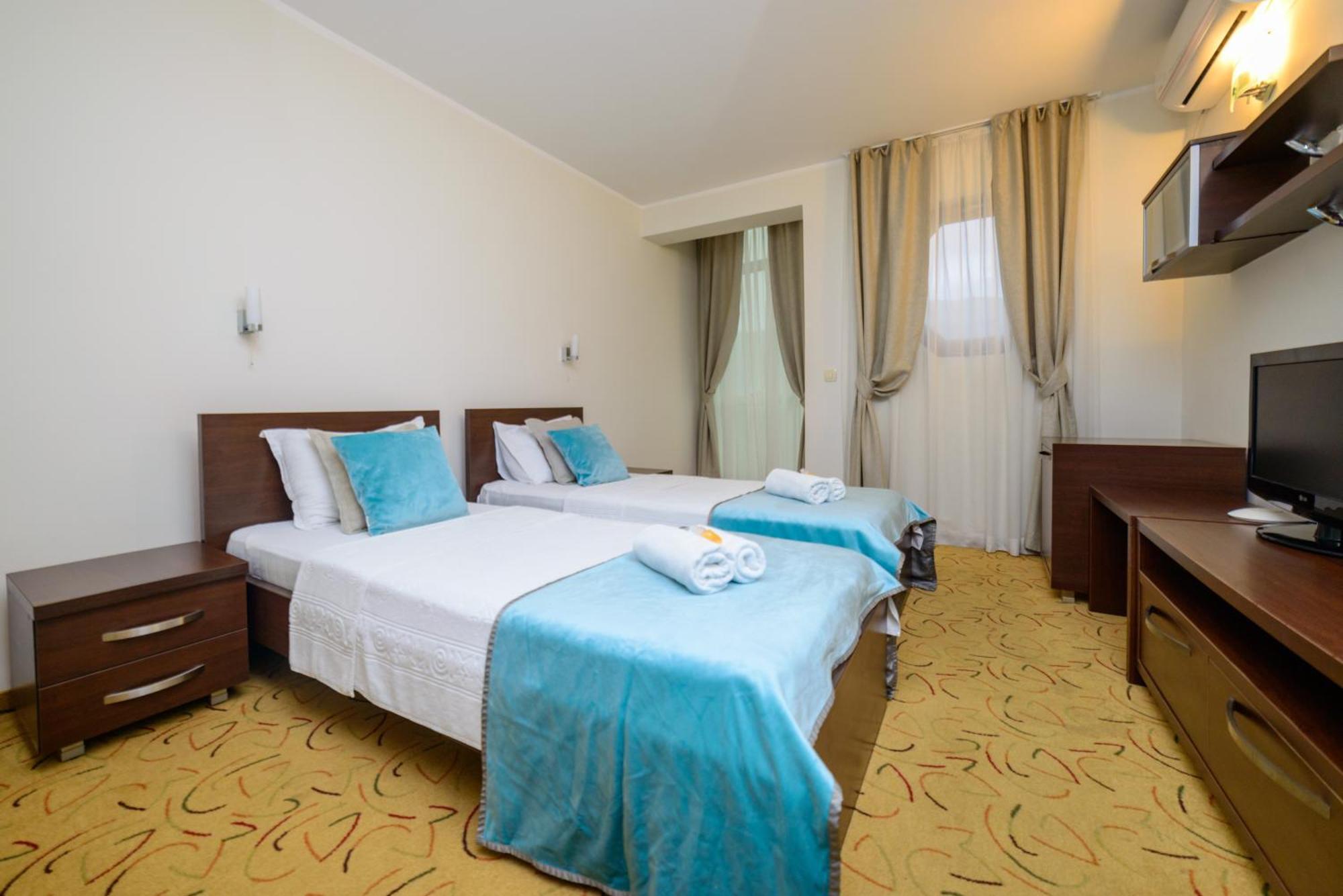בודווה Hotel Odissey Jaz מראה חיצוני תמונה