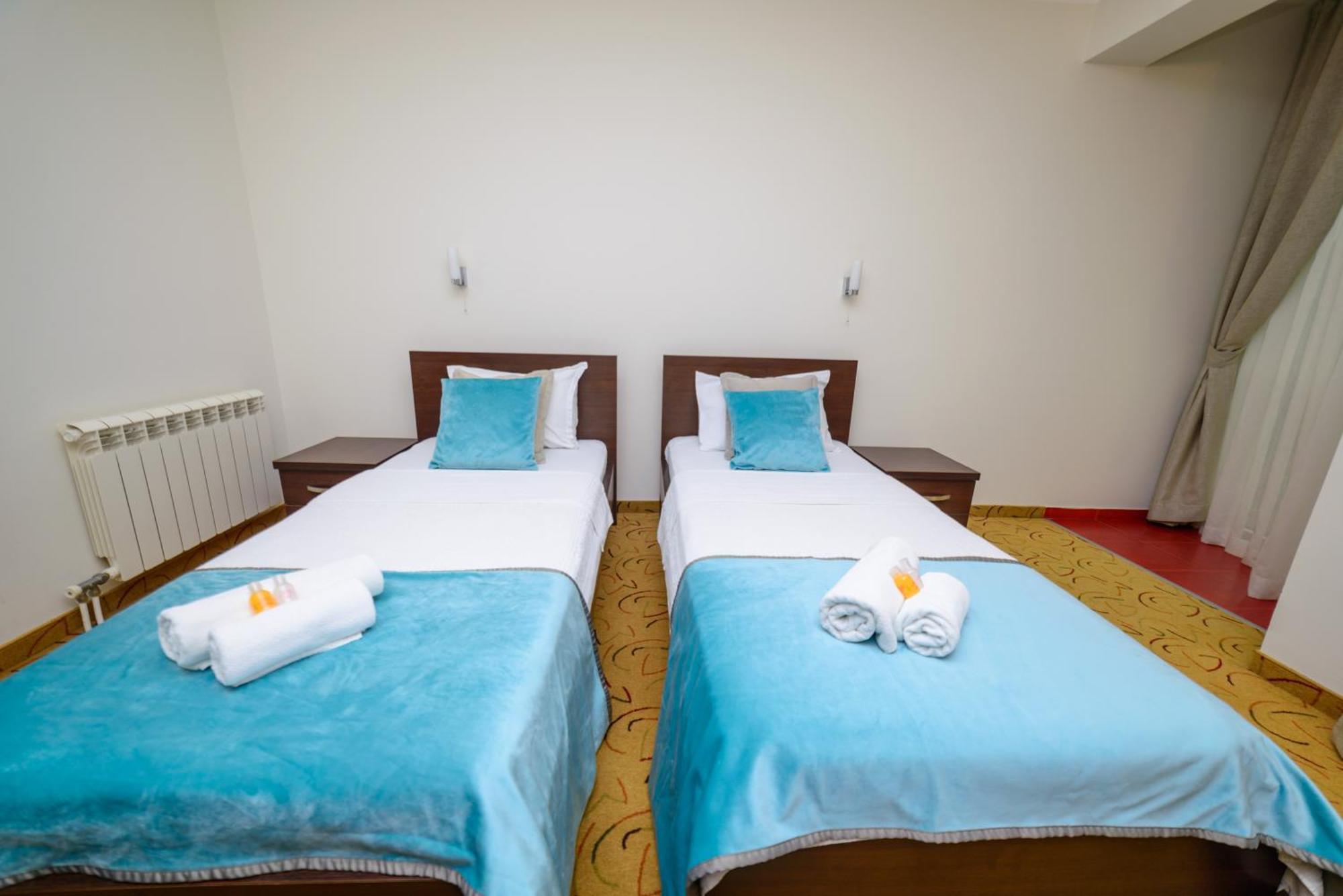 בודווה Hotel Odissey Jaz מראה חיצוני תמונה