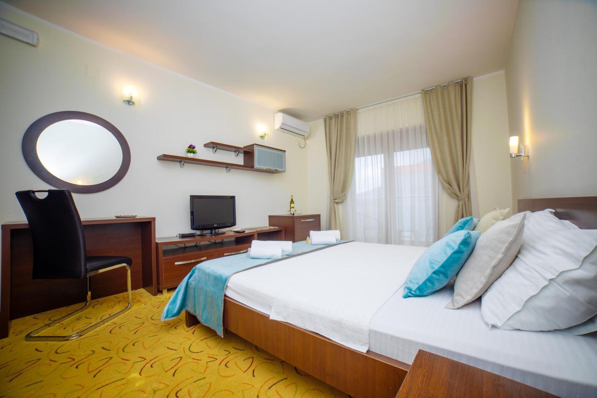 בודווה Hotel Odissey Jaz מראה חיצוני תמונה