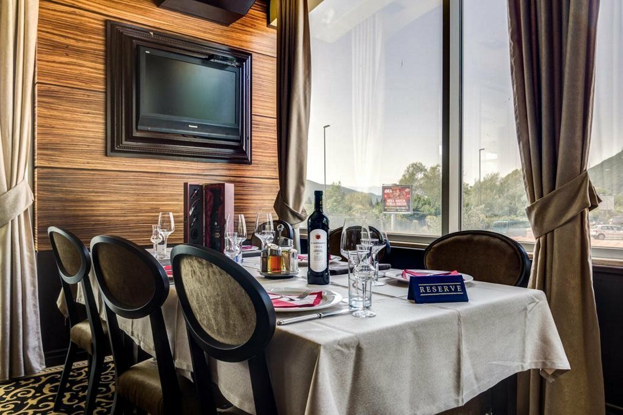 בודווה Hotel Odissey Jaz מראה חיצוני תמונה
